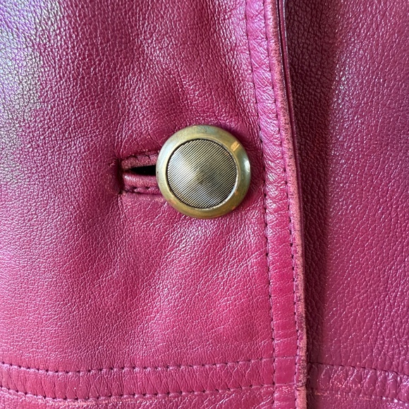 Vintage 70s berry leather coat w/ brass buttons + zip-out faux-fur lining - Picture 6 of 15